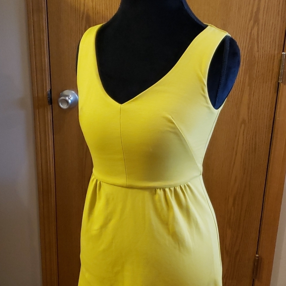 Boden yellow green sleeveless vneck dress
